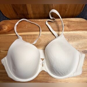 Victoria's Secret| Body by Victoria Lined Perfect Coverage Cream Bra, Size 34D